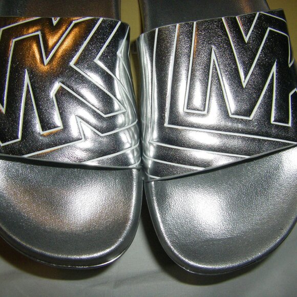 Michael Kors Gilmore Slides Metallic Silver MK Logo Women's Size 10 New In Box - Picture 15 of 15